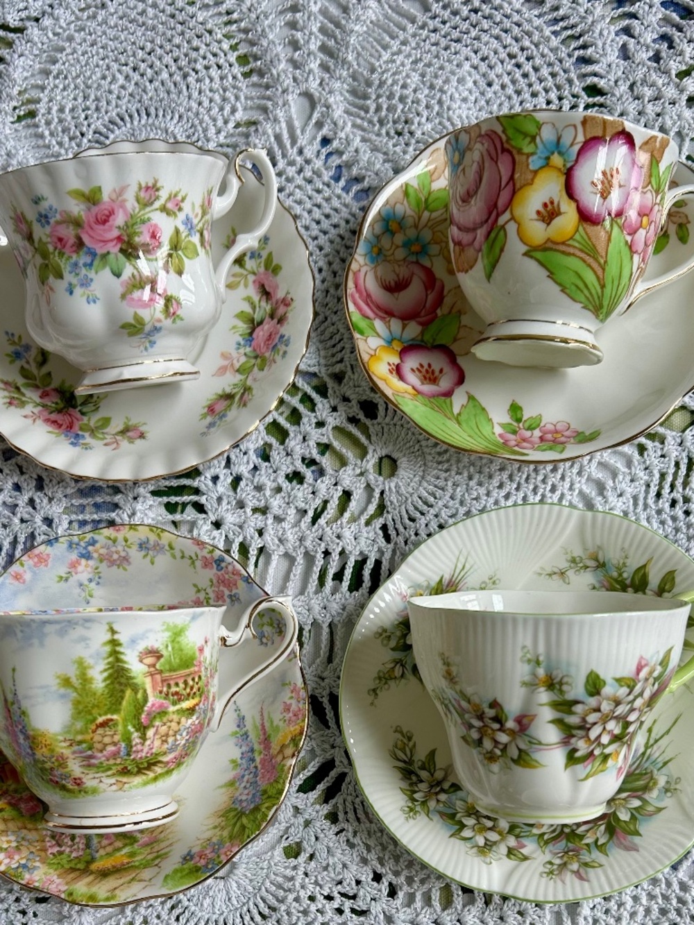 4 Sets of Vintage Royal Albert Cups & Saucers